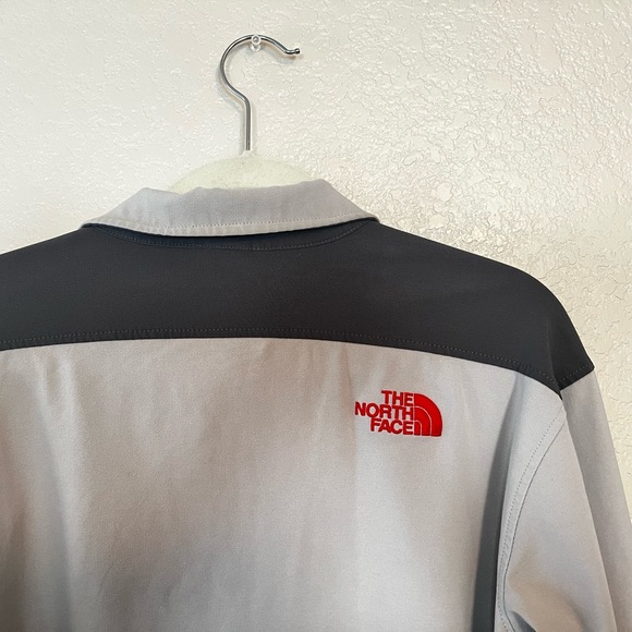 The North Face Light Windbreaker Jacket - Picture 5 of 5